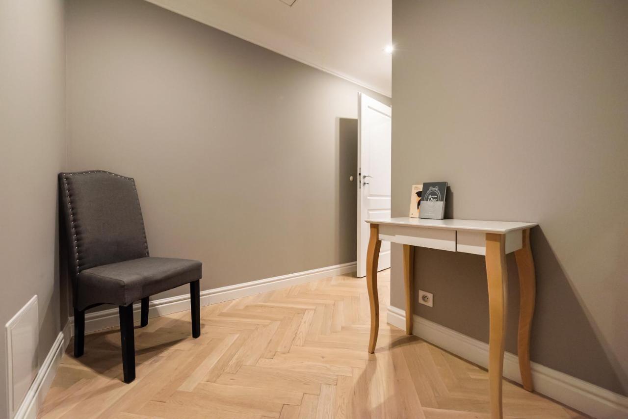 Lovely Apartment In The Heart Of Warsaw Ngoại thất bức ảnh